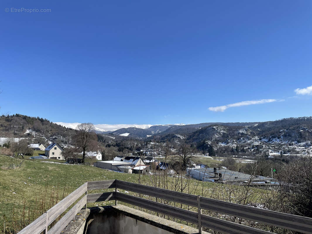 Maison à SAINT-SAUVES-D&#039;AUVERGNE