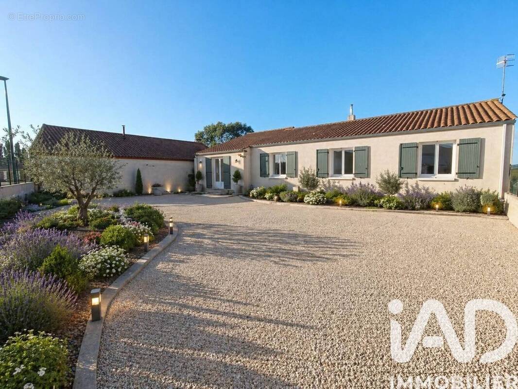 Photo 1 - Maison à ANGLES