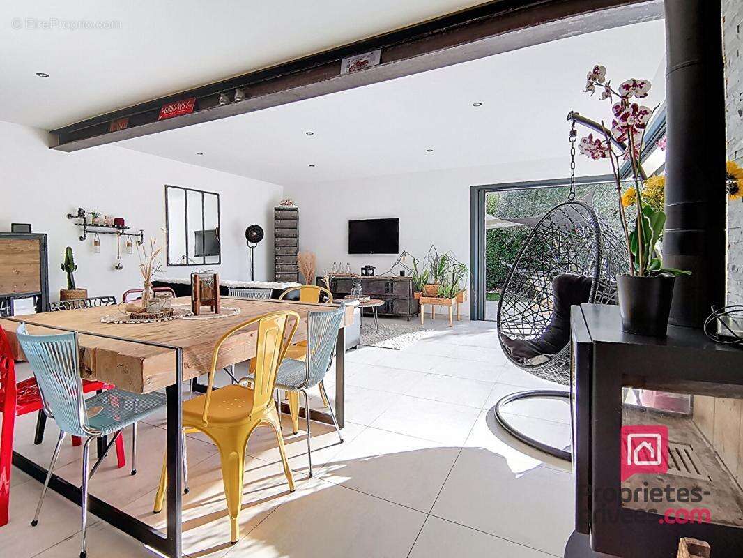 Maison à SAINT-MAXIMIN-LA-SAINTE-BAUME