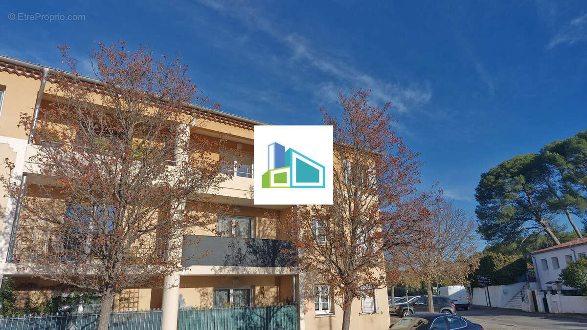 Appartement à LA ROQUE-D'ANTHERON