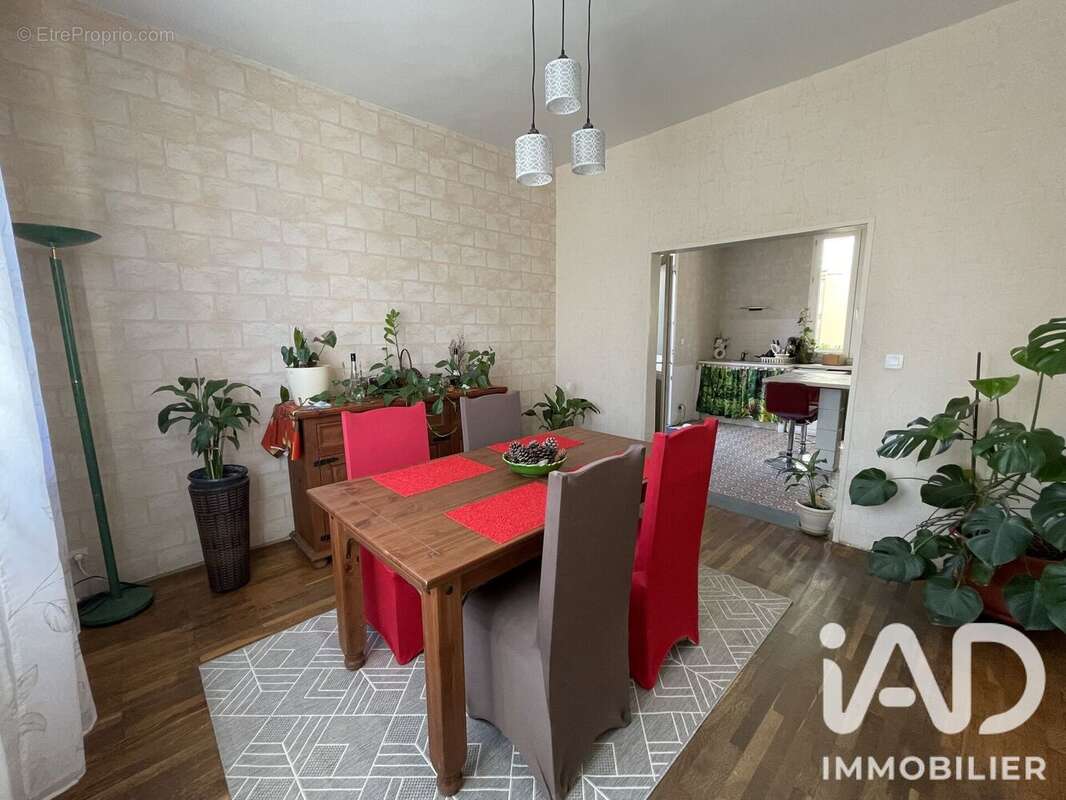 Maison 119 m² à Chateau-La-Valliere  - photo 4