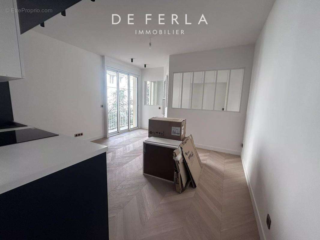 Appartement à PARIS-7E