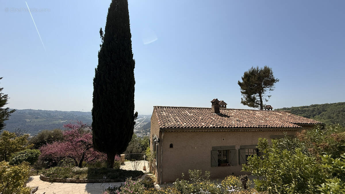 Maison à GATTIERES