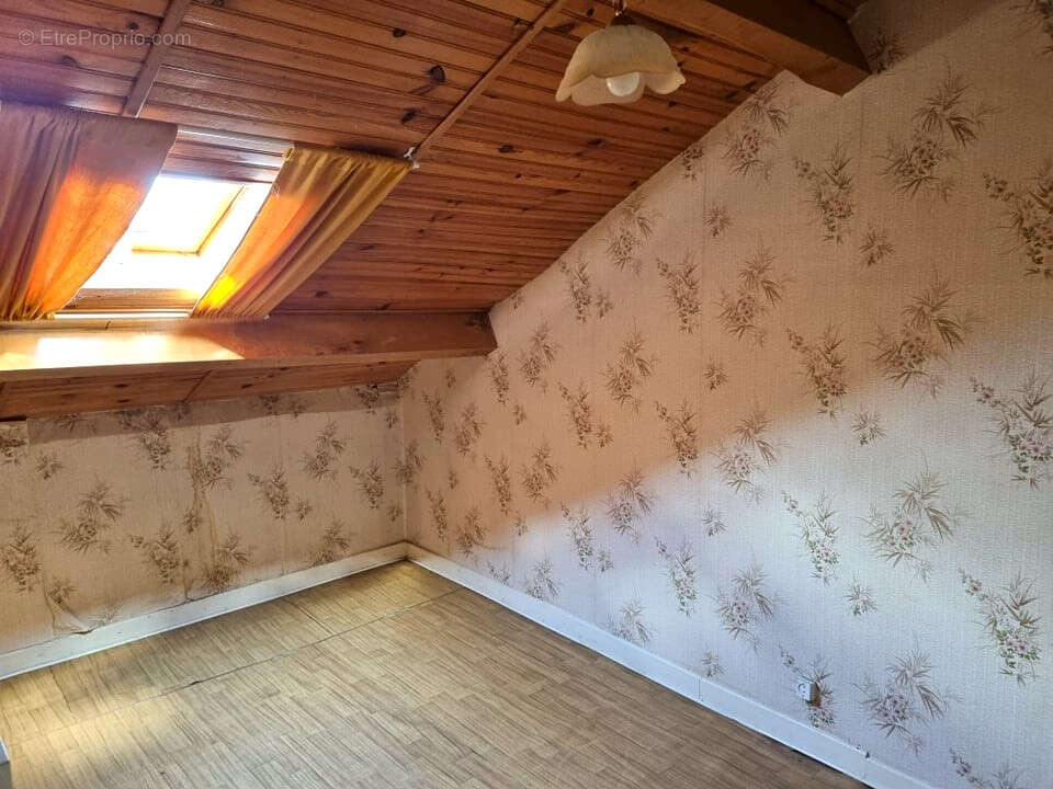À proximité immédiate du centre du Donjon : - photo 11