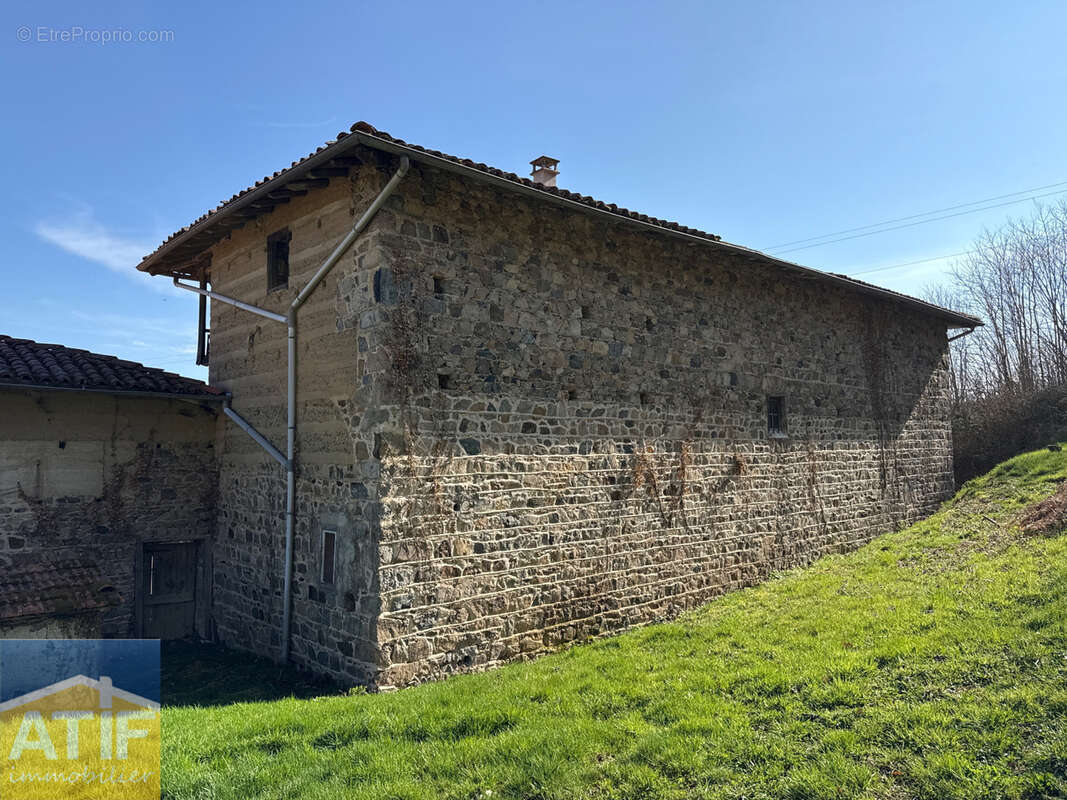 Maison à SAINT-MARTIN-LA-SAUVETE