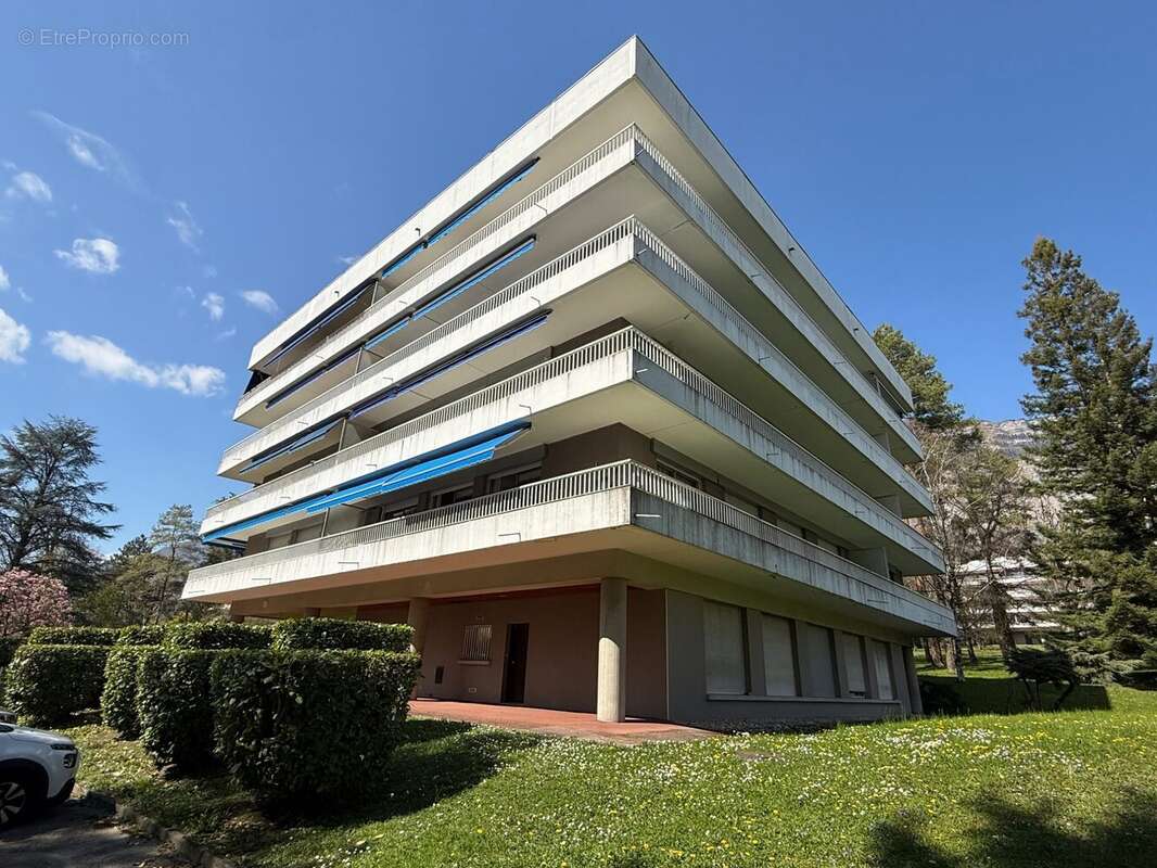 Appartement à MEYLAN