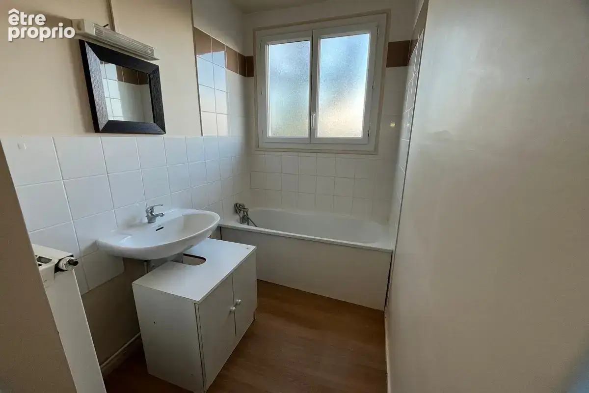 Ligueil - Appartement T5 - photo 8