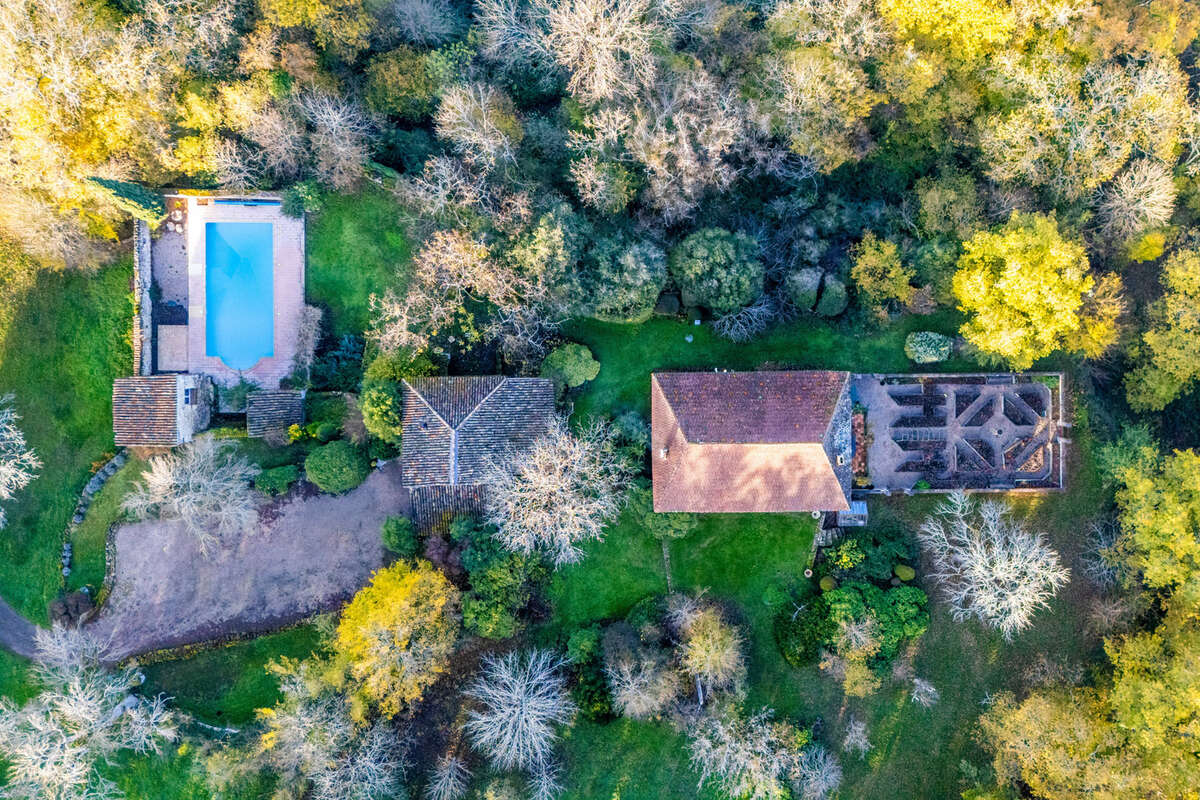 Maison à SAINTE-COLOMBE-DE-VILLENEUVE