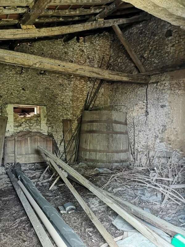 Maison à LEGUILLAC-DE-L&#039;AUCHE