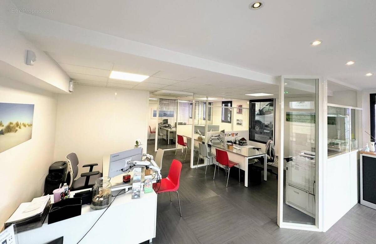 Photo 1 - Commerce à SAINT-MEDARD-EN-JALLES