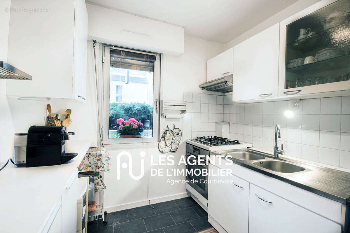 Appartement à COURBEVOIE
