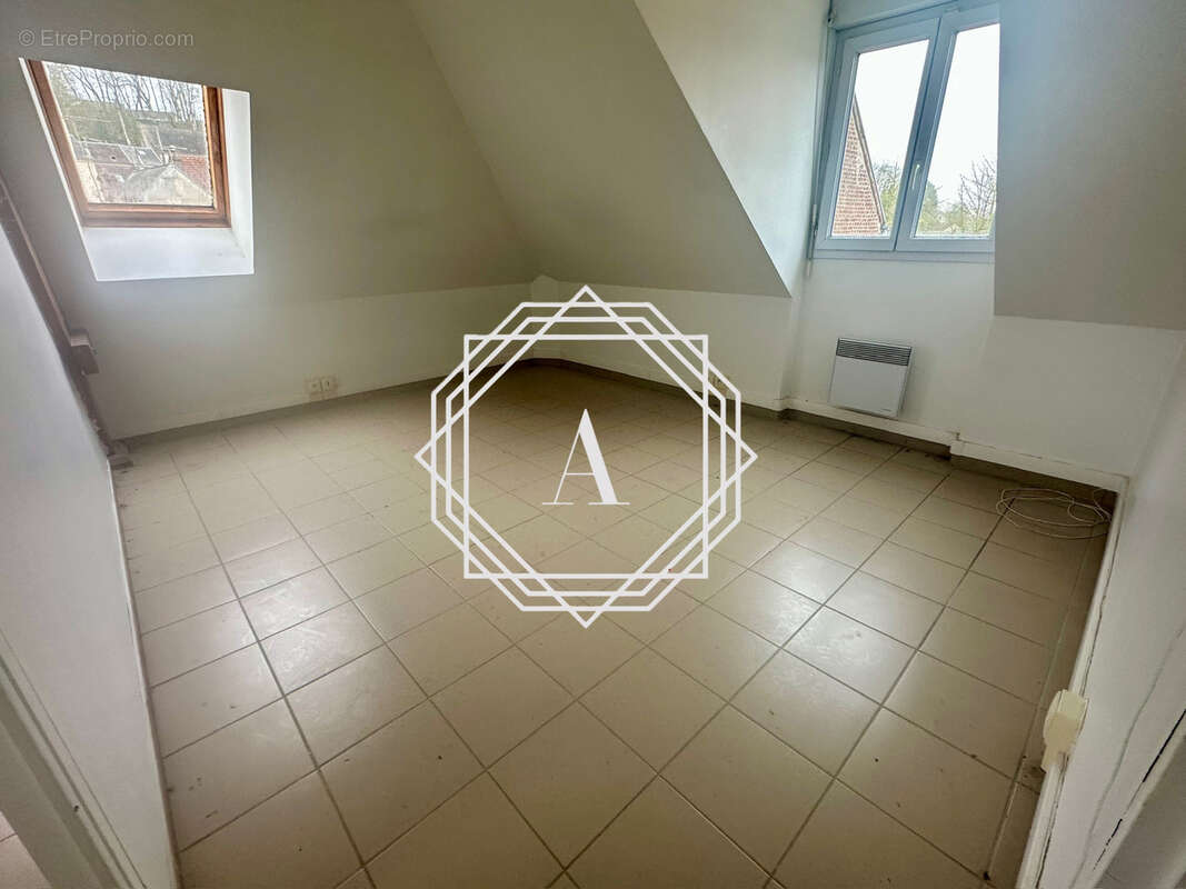 Maison à MERU