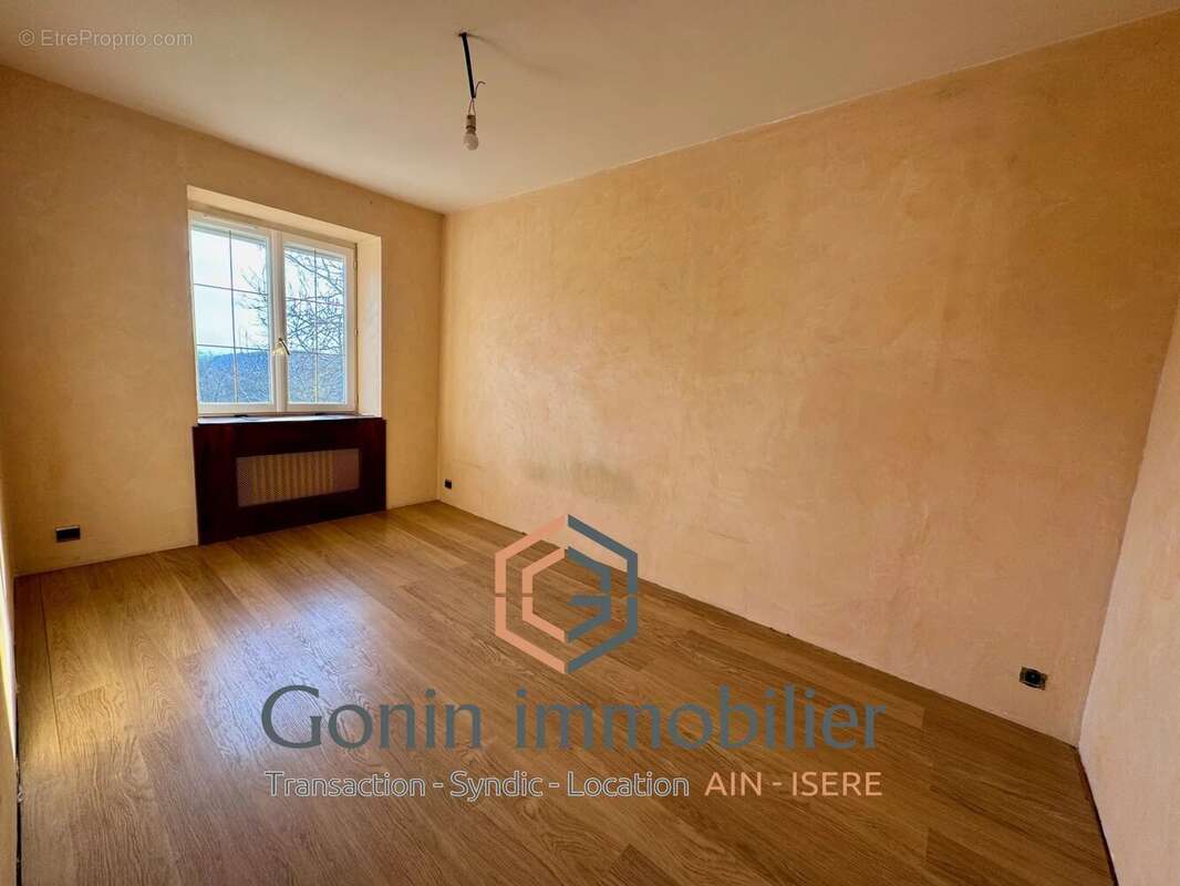 Maison à SAULT-BRENAZ