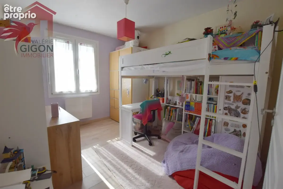 Venez découvrir cette CHARMANTE MAISON TRADITIONNELLE construite en 1957 et entièrement rénovée, offrant un ca - photo 6