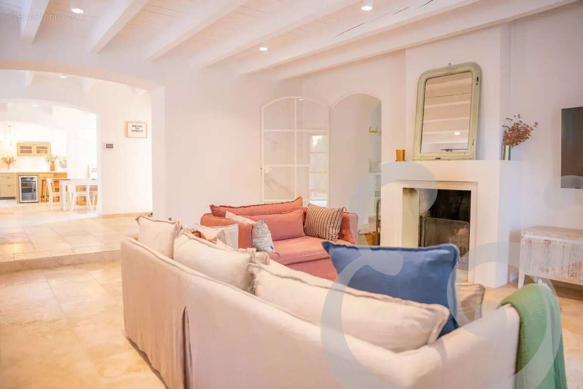 Maison à MAS-BLANC-DES-ALPILLES