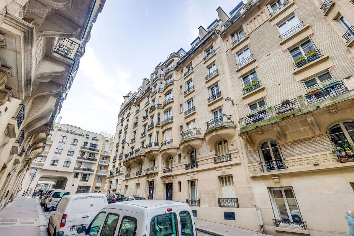 Appartement à PARIS-20E