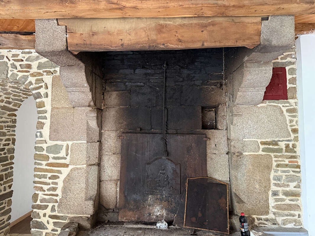 Maison à NOYAL-SOUS-BAZOUGES