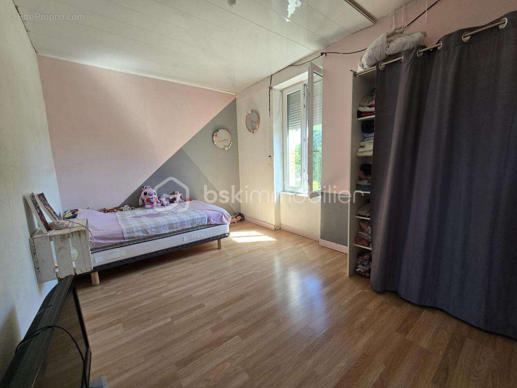 Maison à PUY-GUILLAUME