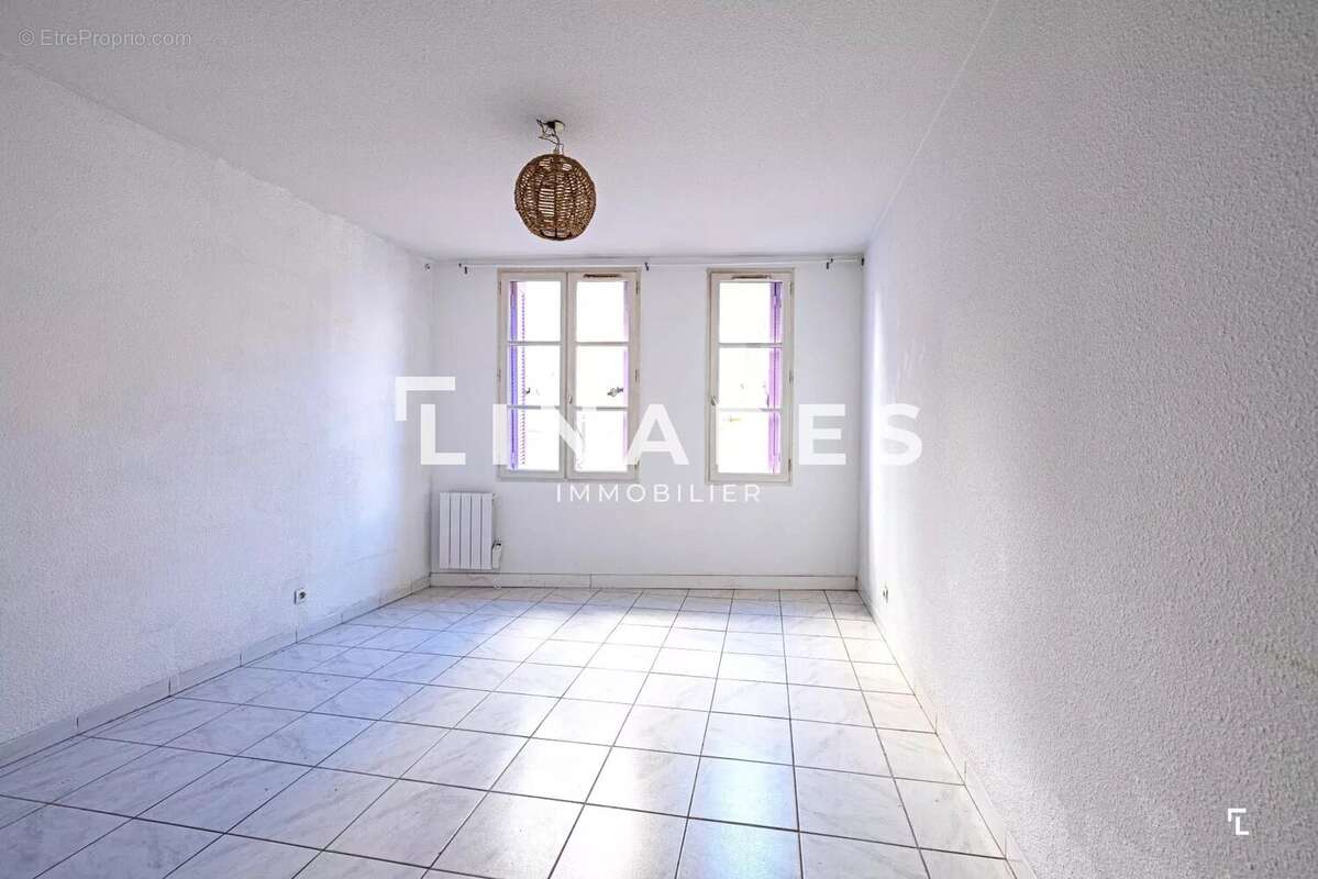 Appartement à MARSEILLE-2E