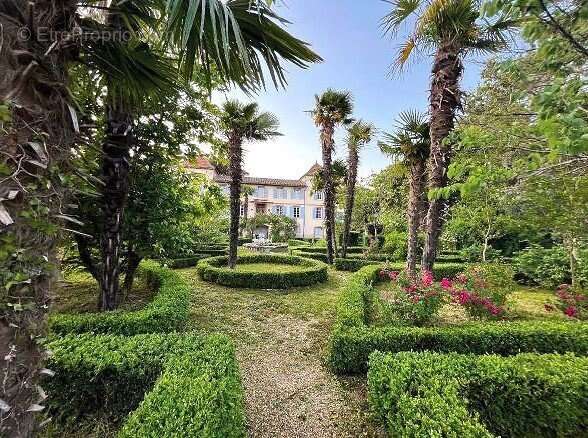 Maison à LISLE-SUR-TARN