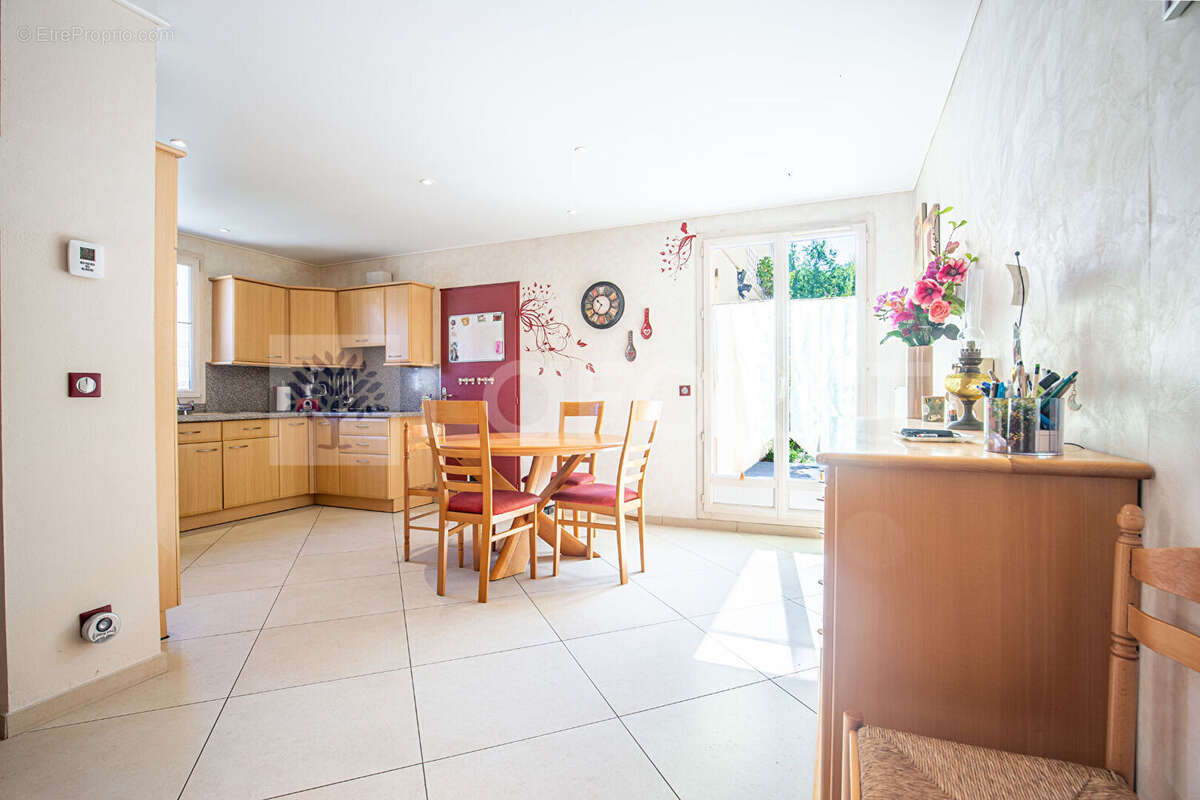 Agence immobiliere laforet - "musa" - annecy / vieugy - appartement t3 de 96,18m² - terrasse - jardins - garage - place de stati - photo 5