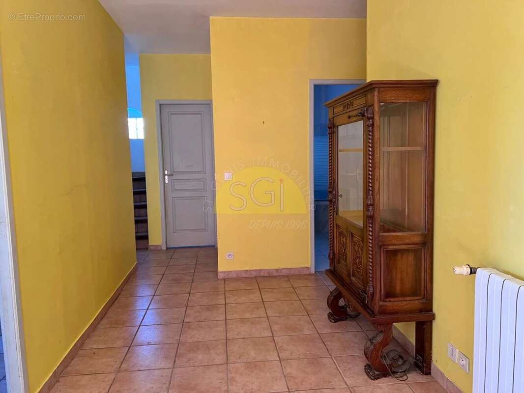 Maison à SAINT-GENIS-DES-FONTAINES