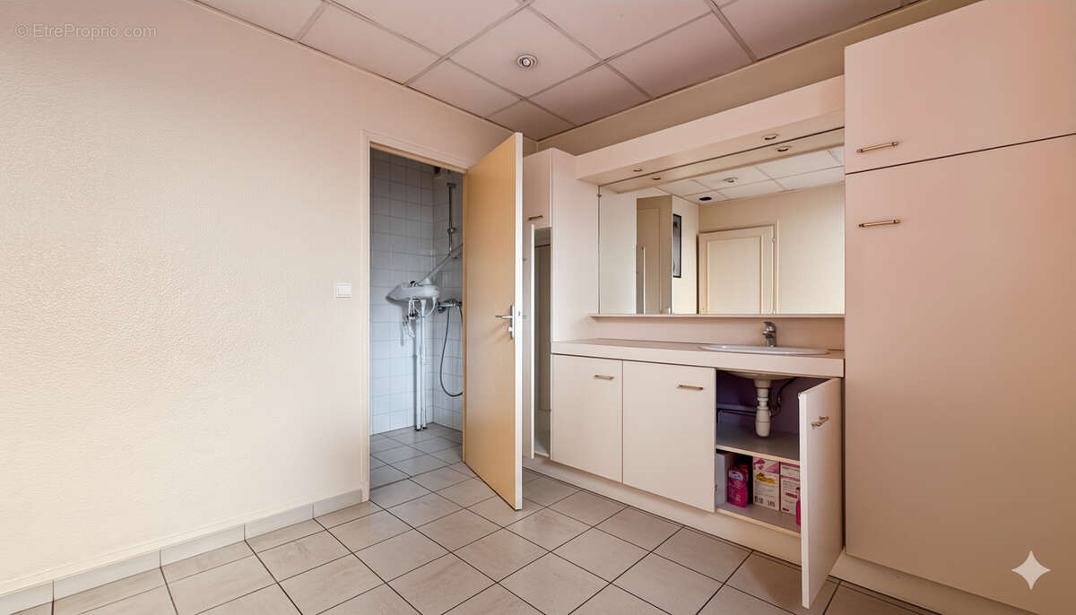 Appartement à VEIGNE