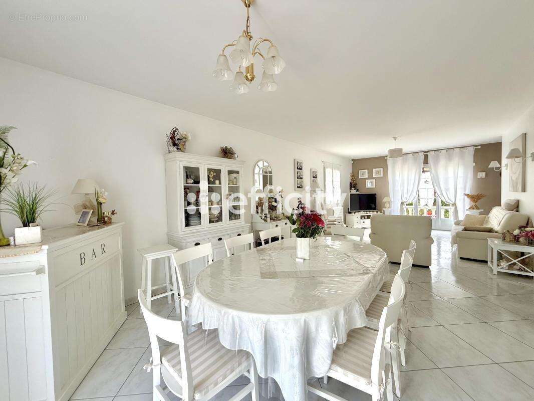 Maison à MERCIN-ET-VAUX