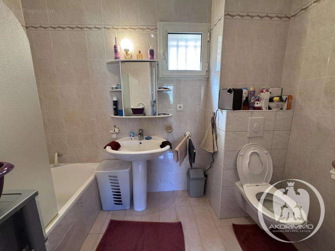 Appartement à EZE