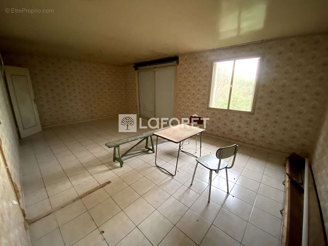 Maison à FOLLAINVILLE-DENNEMONT