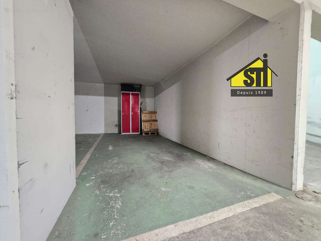 Parking à PARIS-14E