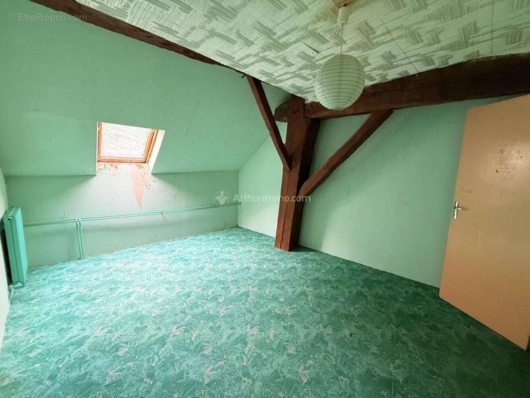 Maison à OUTREMECOURT