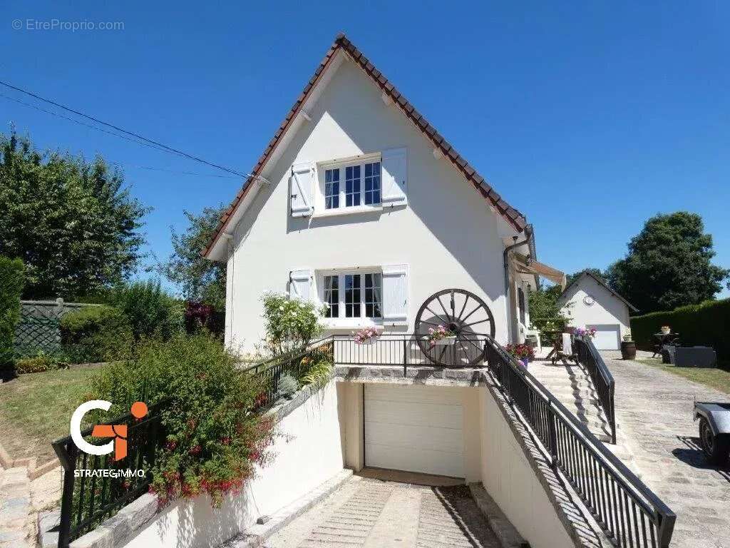 Maison à SAINT-OUEN-DE-THOUBERVILLE