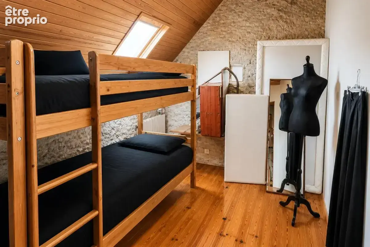 Maison de 5 pièces de 130 m² à Louroux-de-Bouble - photo 9