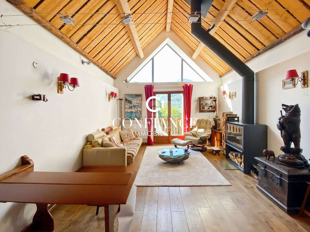 Maison 110 m² à Saint-Etienne-De-Tinee  - photo 3