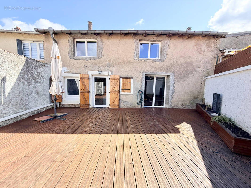 Maison à CHOLOY-MENILLOT