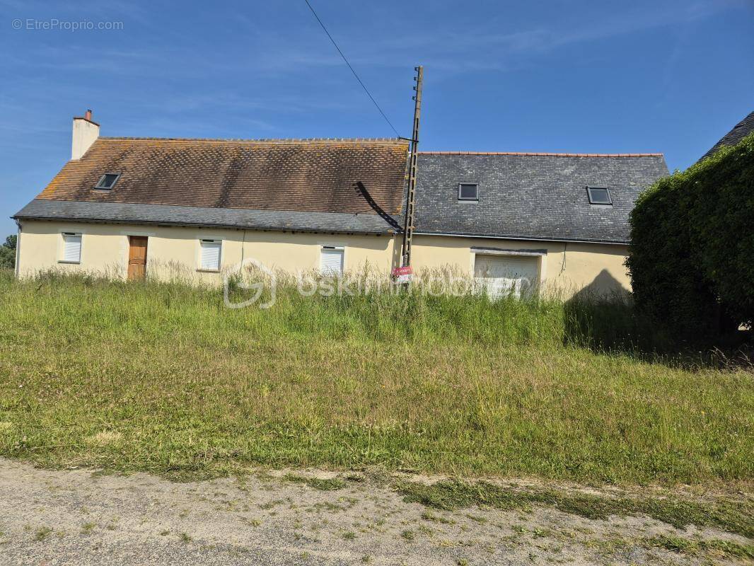 Maison à CHANNAY-SUR-LATHAN