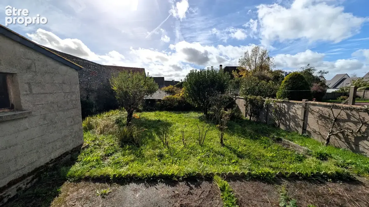 Jolie maison de bourg, son agréable jardin et ses dépendances - photo 15