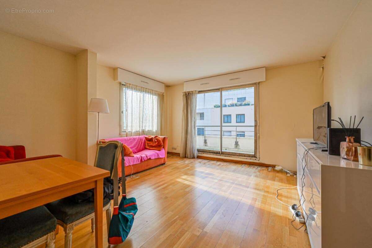 Appartement à PARIS-19E