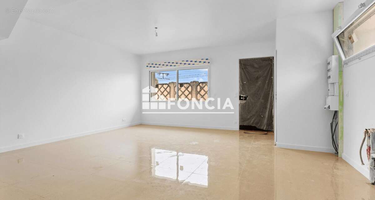 Maison triplex 5 pièces – jardin privatif – quartier massy verrières - photo 2