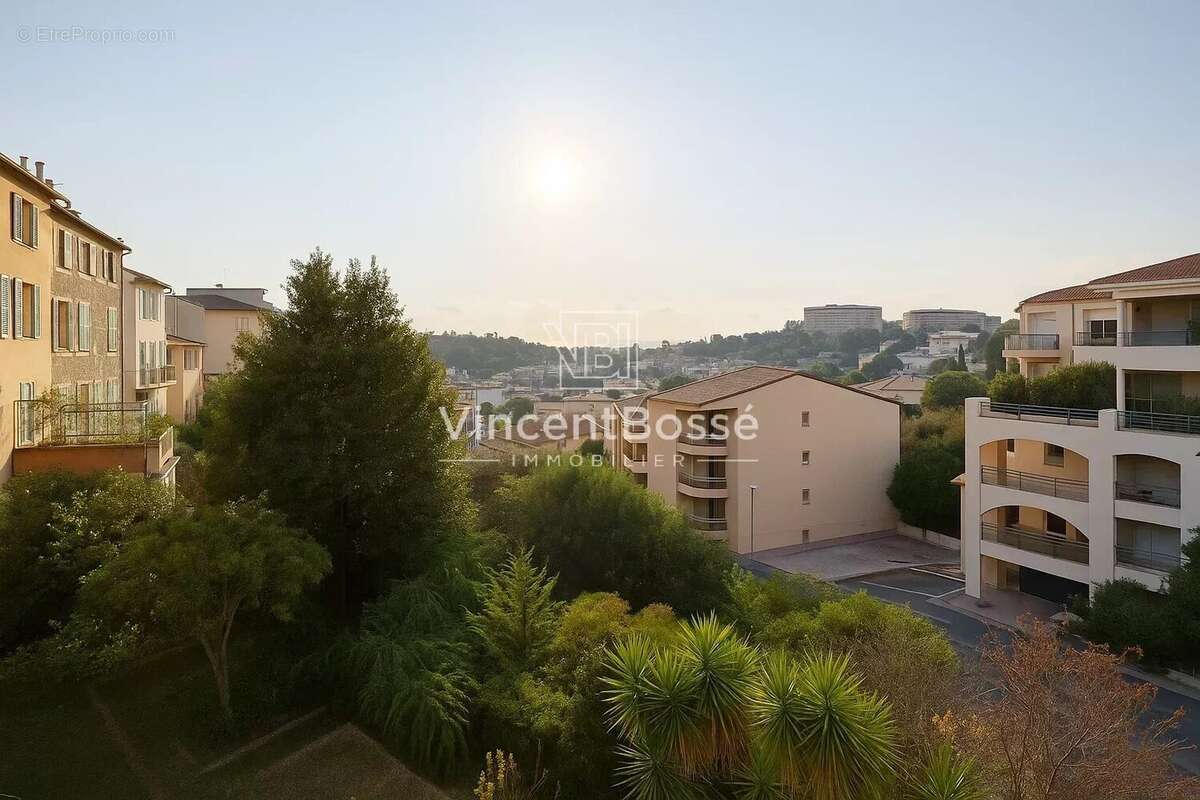 Appartement à LE CANNET