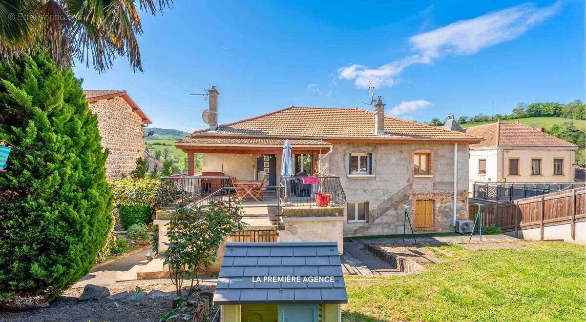 Maison à SAINT-FORGEUX