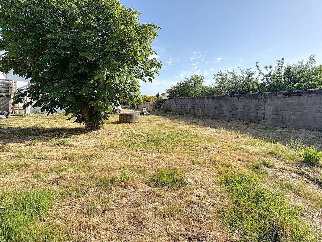 Terrain à SALLERTAINE