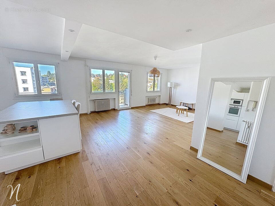 Appartement à SAINT-ETIENNE