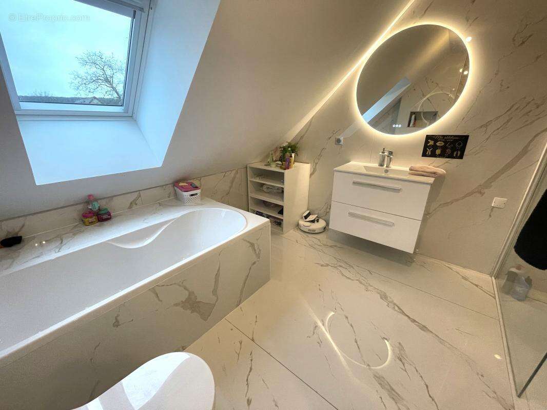 Maison à ROSNY-SUR-SEINE