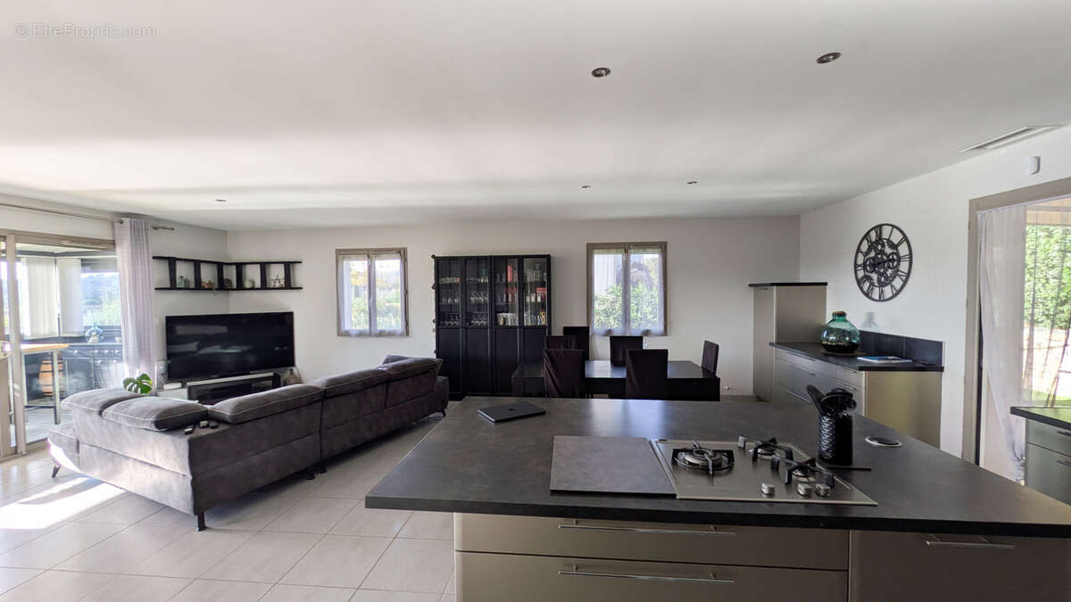 Maison à LE CASTELLET