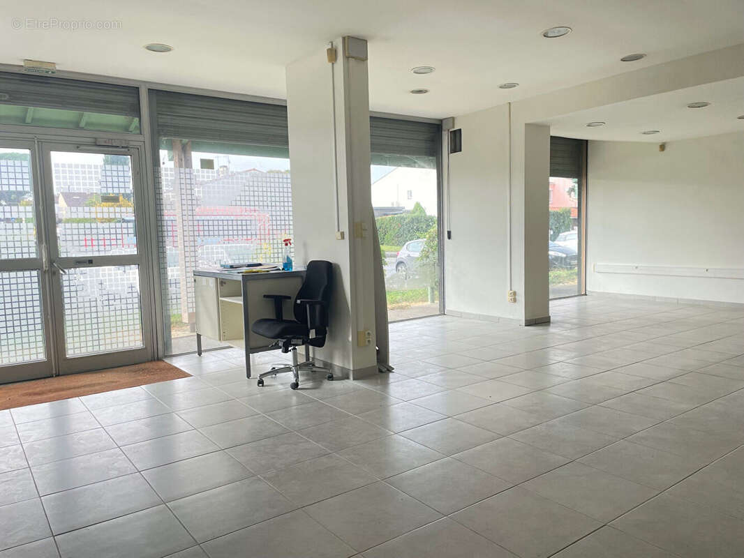 Commerce à SAINT-JEAN