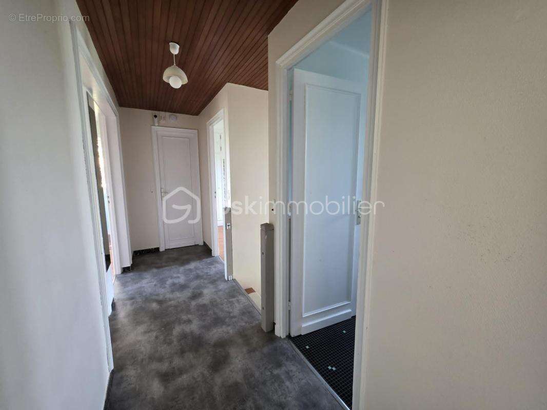 Maison individuelle - 4 chambres - grand terrain - photo 11