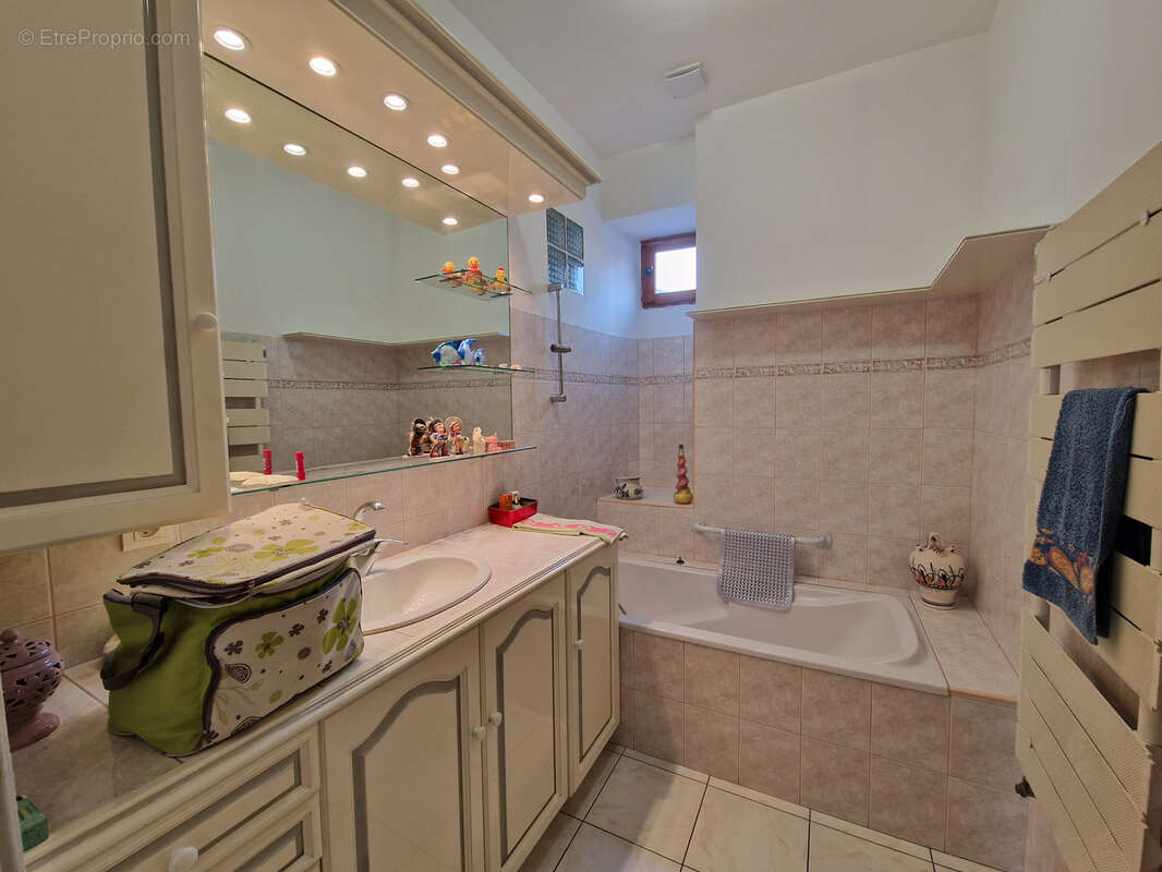 Appartement à NYONS