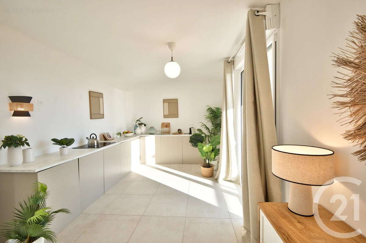 Appartement à SAINT-LAURENT-DU-VAR